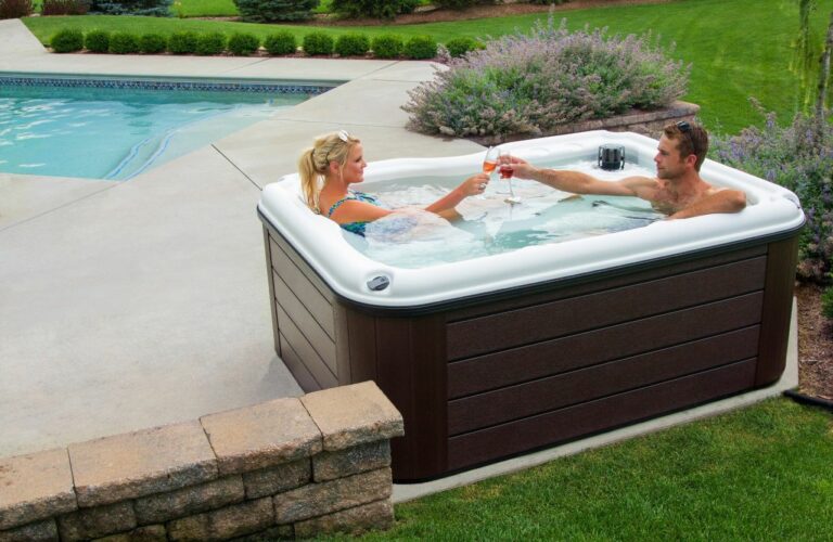 things you should do before getting into a hot tub